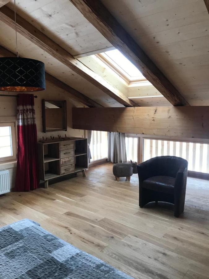 Au Pre Des Chevaux Bed & Breakfast Chateau-d'Oex Dış mekan fotoğraf